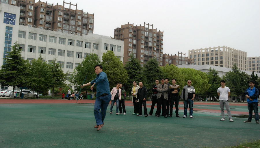 举办第九届职工趣味运动会_最新动态_文章_阜阳工业经济学校