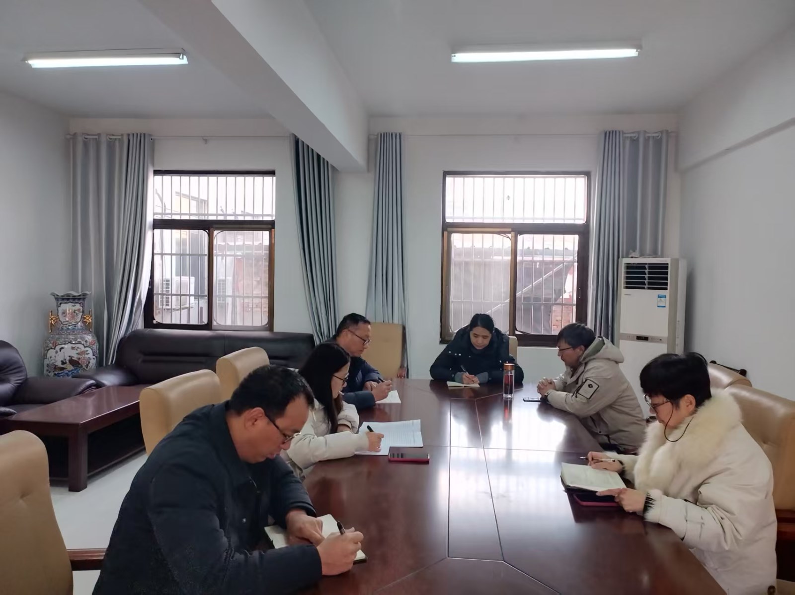 科室会议.jpg