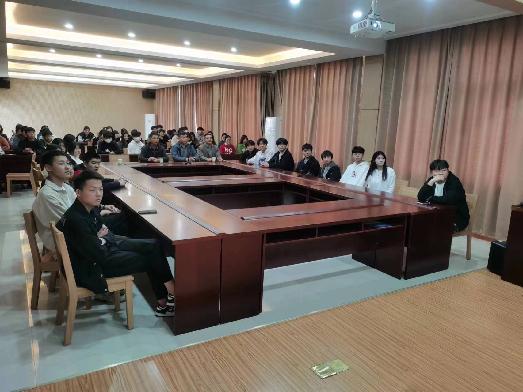 会议学习.jpg 会议学习.jpg